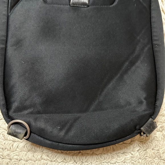 YOSHIKI HISHINUMA vintage black neoprene scuba zippered handbag - Picture 8 of 15